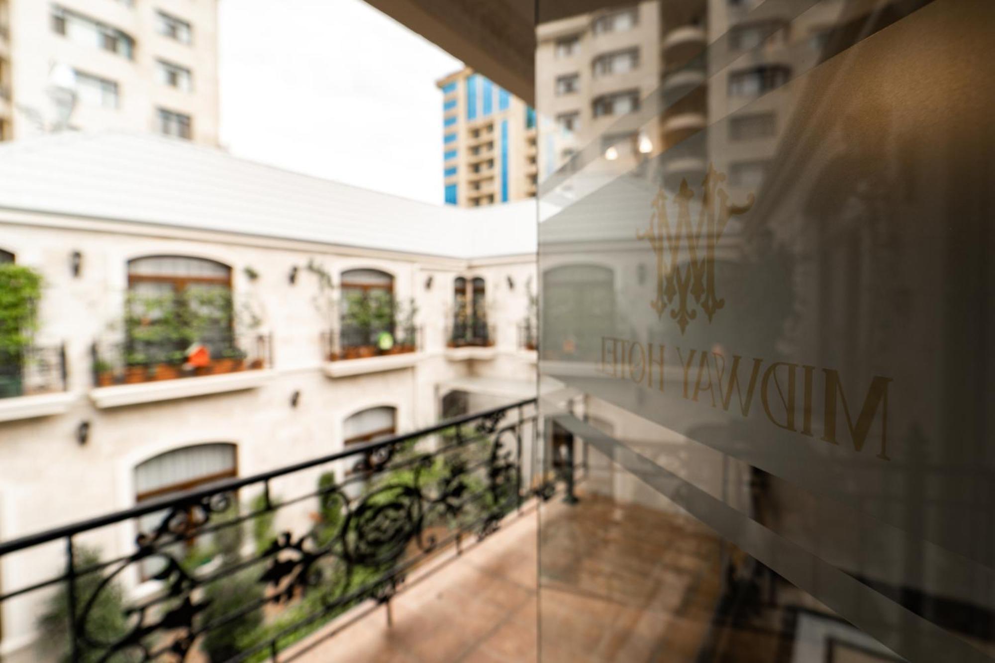 Midway Baku Hotel Exterior photo